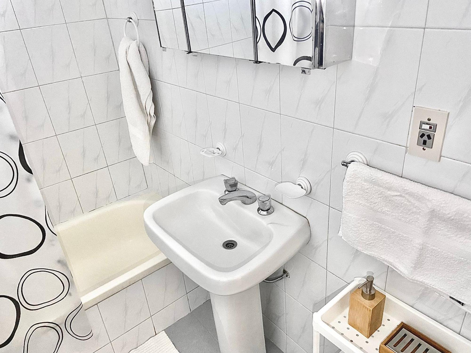Apartamento Calido Dos Ambientes A Metros De Plaza Independencia *